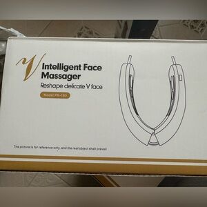 Intelligent Face Massager. NEW IN BOX!!